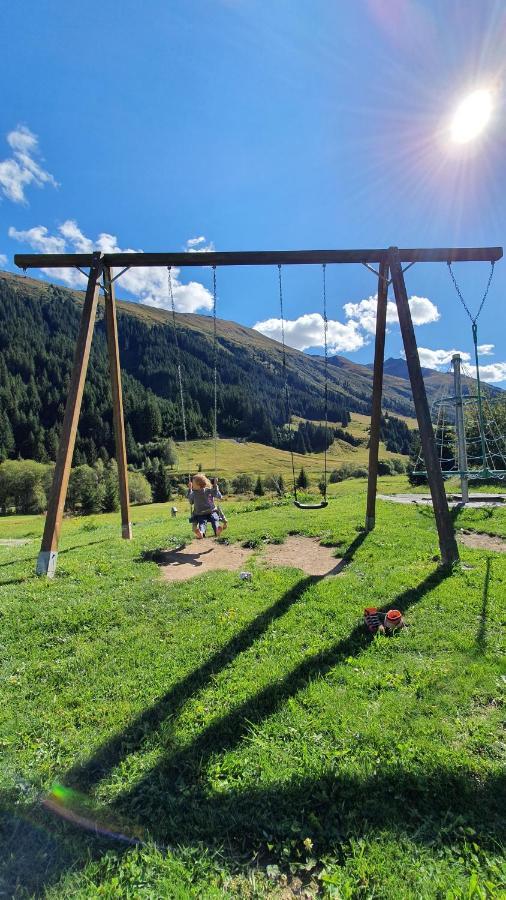 Yeti Lodge Sedrun Zewnętrze zdjęcie